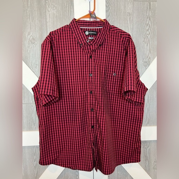 216. Weatherproof Men's Woven Comfort Stretch Short Sleeve Button Down Shirt - Picture 2 of 8